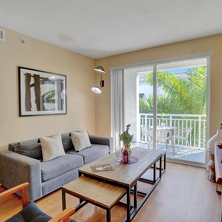 Dharma Home Suites South Miami At Red Road Commons ภายนอก รูปภาพ