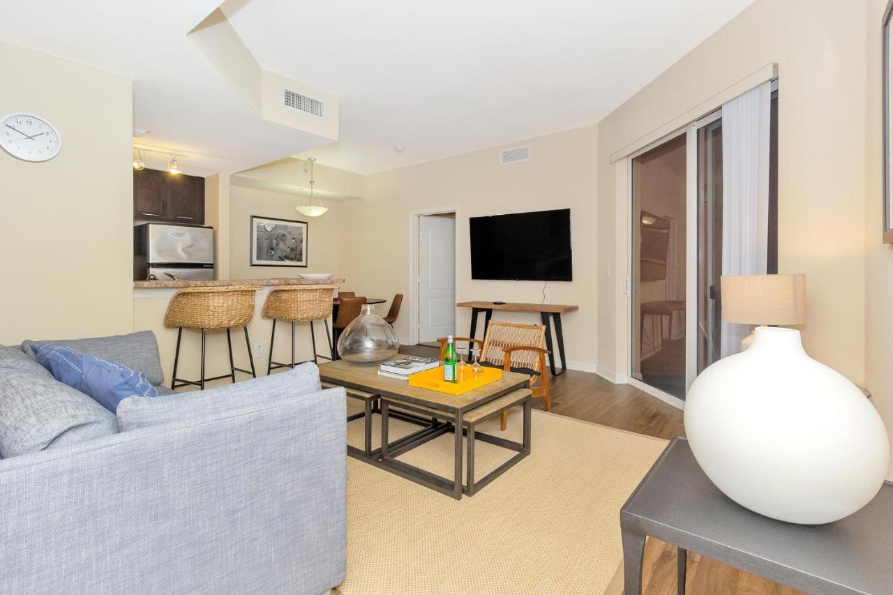 Dharma Home Suites South Miami At Red Road Commons ภายนอก รูปภาพ