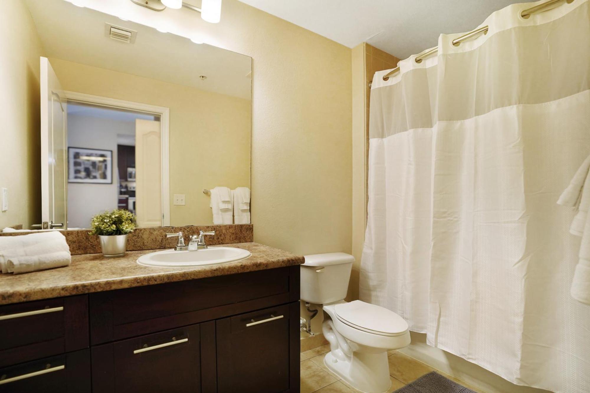 Dharma Home Suites South Miami At Red Road Commons ภายนอก รูปภาพ