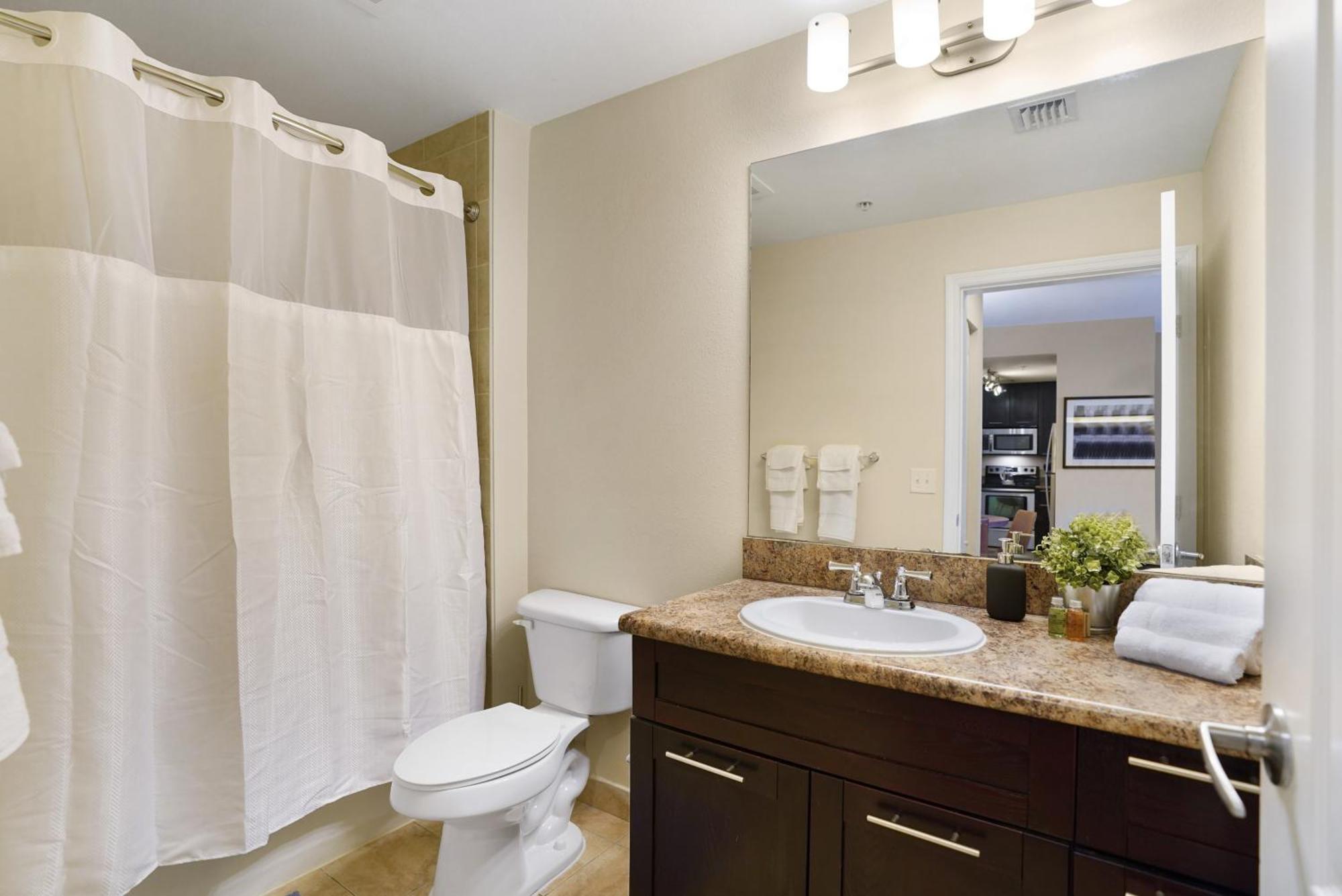 Dharma Home Suites South Miami At Red Road Commons ภายนอก รูปภาพ