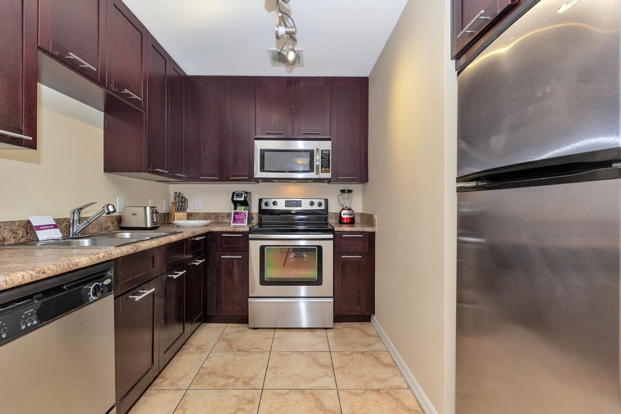 Dharma Home Suites South Miami At Red Road Commons ภายนอก รูปภาพ