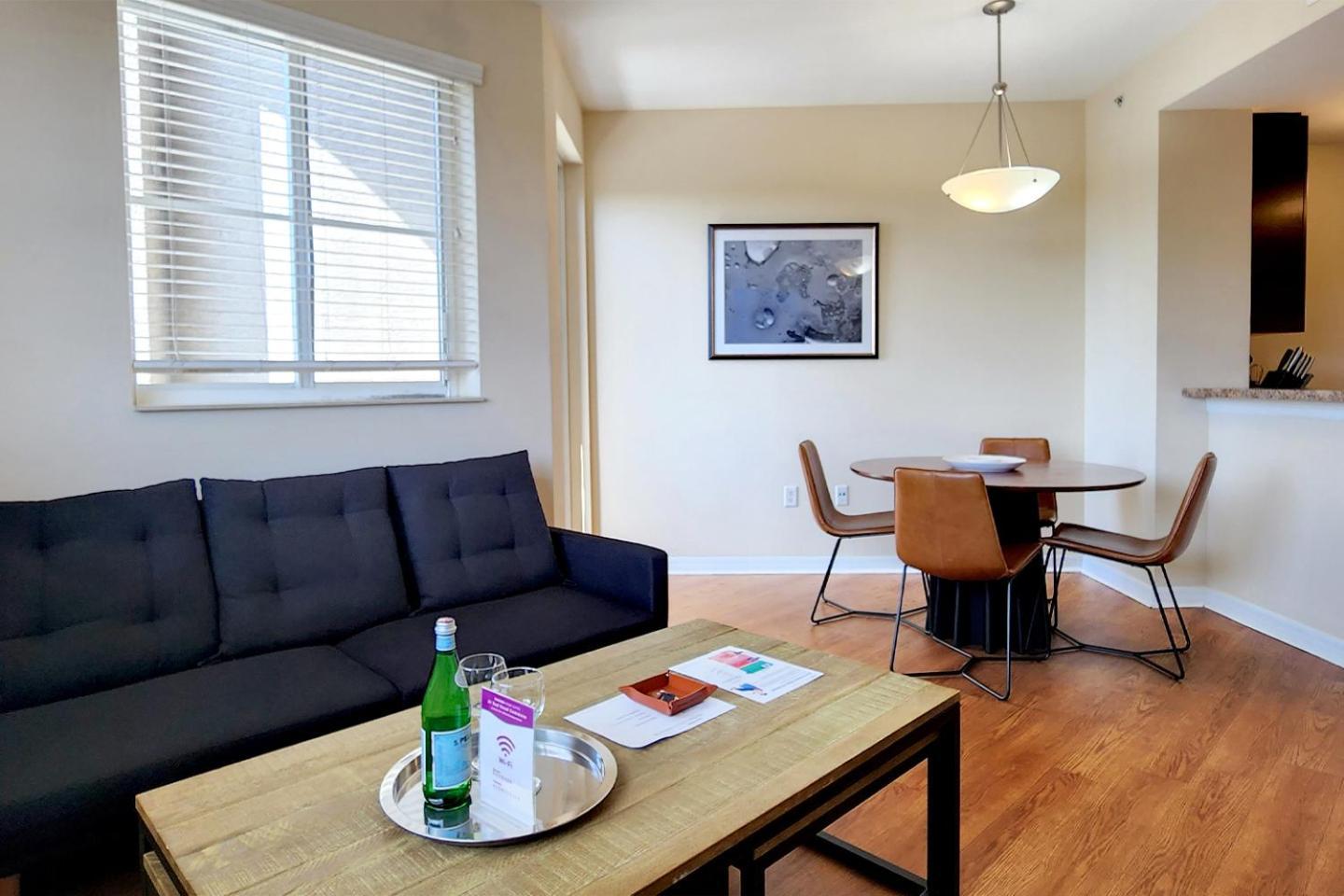 Dharma Home Suites South Miami At Red Road Commons ภายนอก รูปภาพ