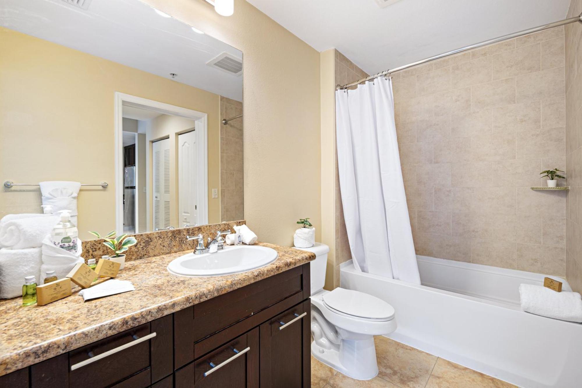 Dharma Home Suites South Miami At Red Road Commons ภายนอก รูปภาพ