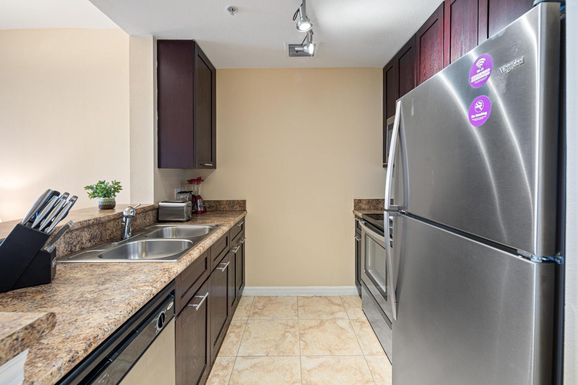 Dharma Home Suites South Miami At Red Road Commons ภายนอก รูปภาพ