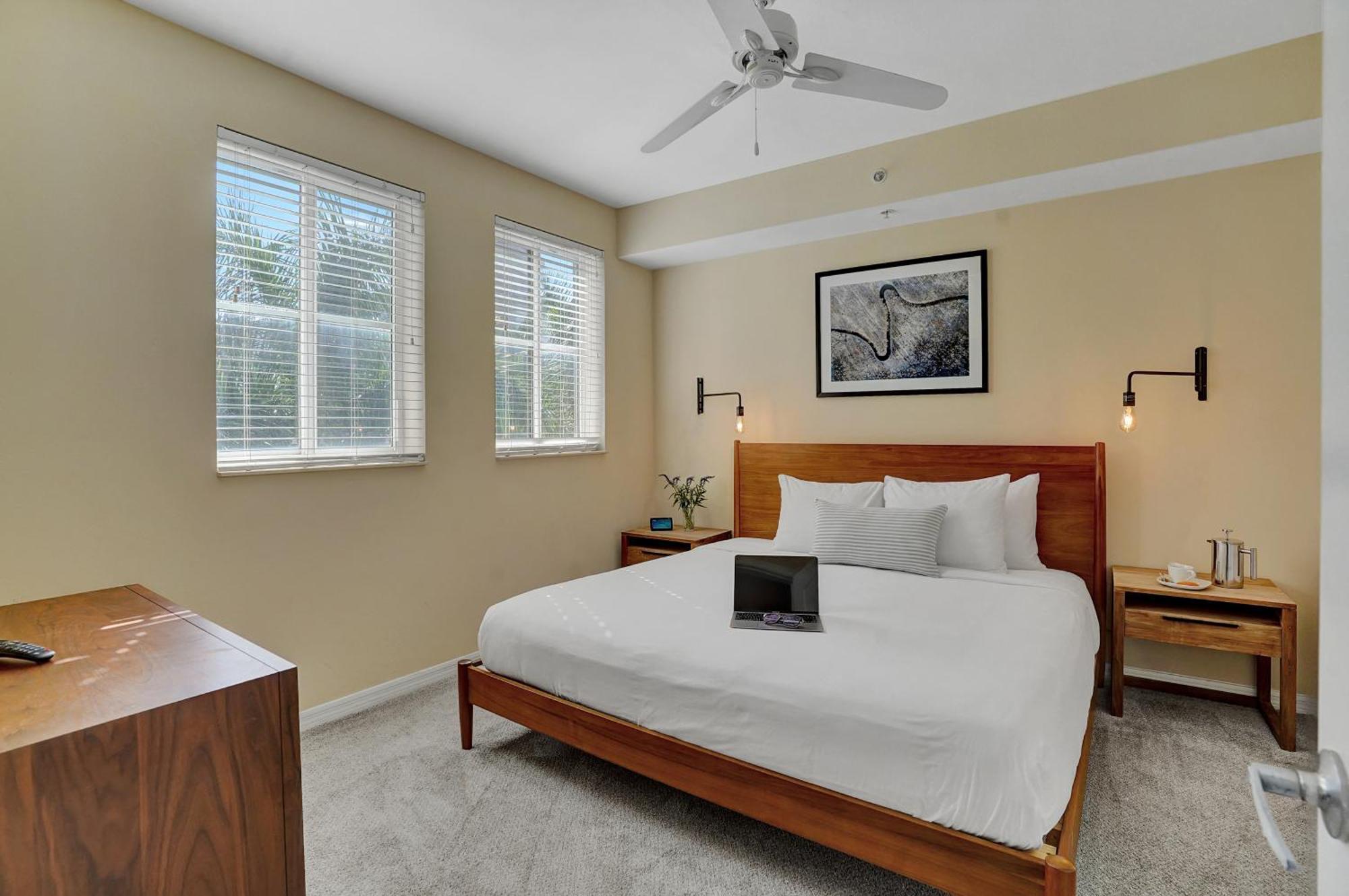 Dharma Home Suites South Miami At Red Road Commons ภายนอก รูปภาพ